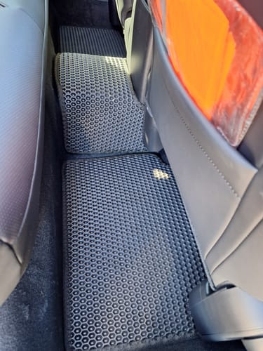 Uwe G. review of Auto Fußmatten nach Maß - Komplettset image 3 out of 4