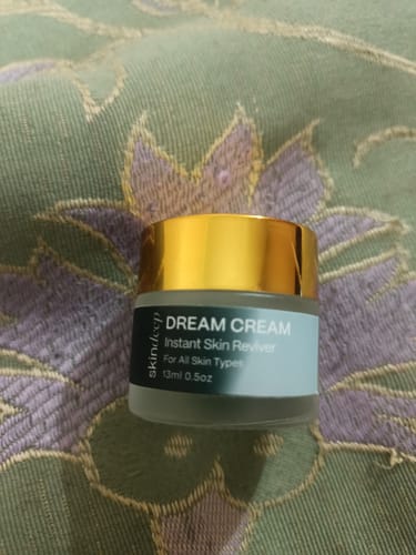 Nosheen Z. review of DREAM CREAM - Instant Skin Reviver image 1 out of 1