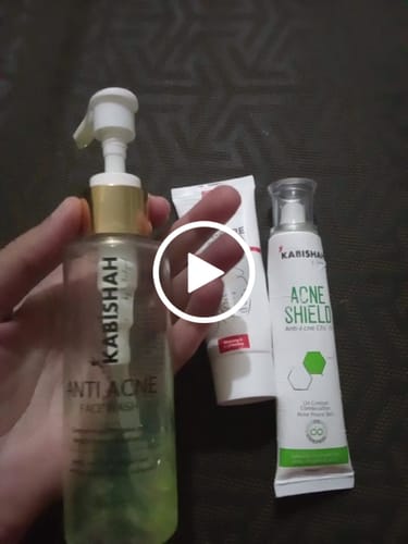 Noor F. review of Anti Acne Bundle image 1 out of 1
