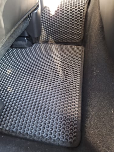 Uwe G. review of Auto Fußmatten nach Maß - Komplettset image 2 out of 4