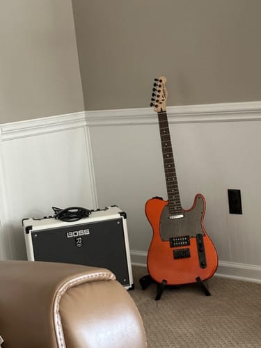 Customer photo review of BunnyNest Folding Guitar Stand – Lightweight, Portable, & Universal for Acoustic, Electric, and Bass Guitars