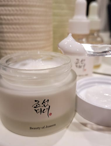 undefined review of Mitrinošs pretnovecošanās krēms Beauty of Joseon Dynasty Cream image 1 out of 1
