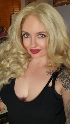 Customer photo review of Outre Perfect Hairline Glueless 13x6 HD Lace Front Wig - SHARONA