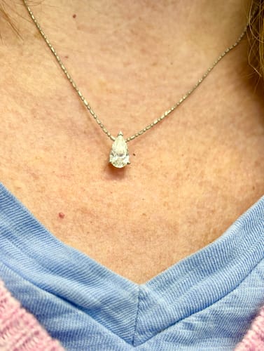 Customer photo review of DovEggs 1.140ct Pear D VS1-LAB GROWN DIAMOND-LAE65A90