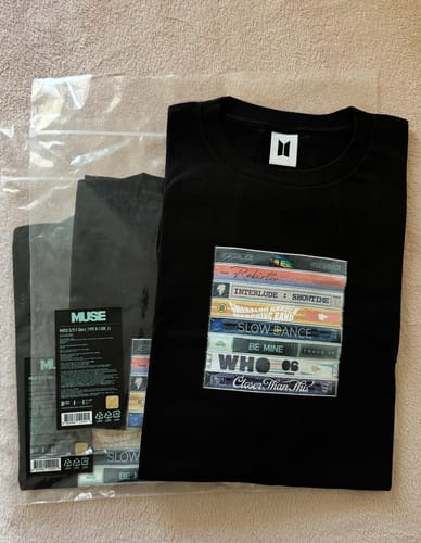 Customer photo review of BTS JIMIN - SMERALDO GARDEN MUSE OFFICIAL MD S/S T-SHIRT (TRACK, BLACK)