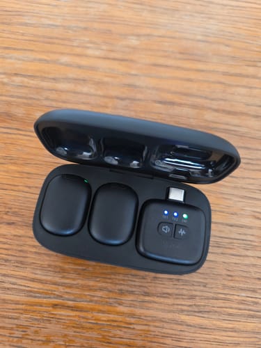 Customer photo review of Ulanzi A30 Wireless Lavalier Tiny Microphone A014GBB2