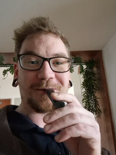 Customer photo review of HHZ Vape Pen 95% - Amnesia