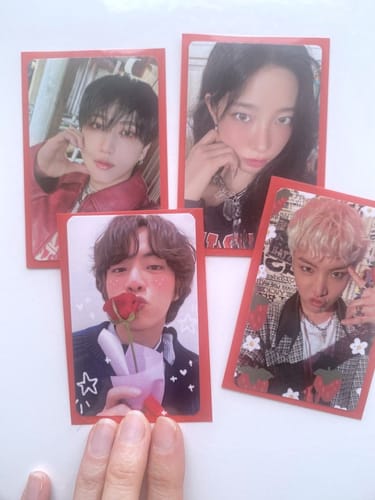 Customer photo review of COLORED PHOTOCARD SLEEVES - 61x91mm