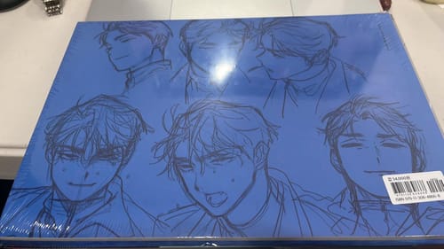 Customer photo review of Alien Stage Official Artbook (Separate Shipping Cost)