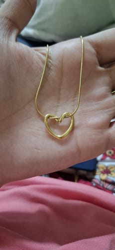 Customer photo review of Collar dorado con corazón - acero inoxidable