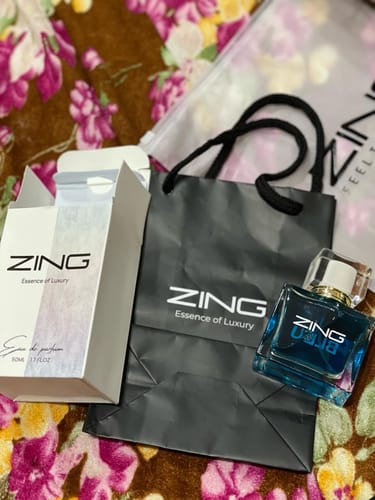 Customer photo review of Bleu De Zing