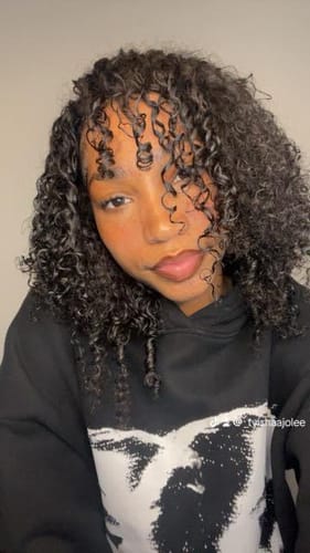 Customer photo review of Wavymy Upgrade Kinky Curly No Leave Out V Part Wig Human Hair Wear Go Glueless V Part Wig For Women 180% Density