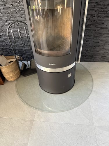 Customer photo review of Glasplatte Kamin, Funkenschutzplatte Glas für Kaminofen - Kreisabschnitt