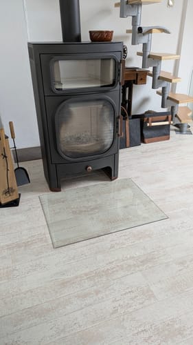 Customer photo review of Glasplatte Kamin, Funkenschutzplatte Glas für Kaminofen - Rechteck