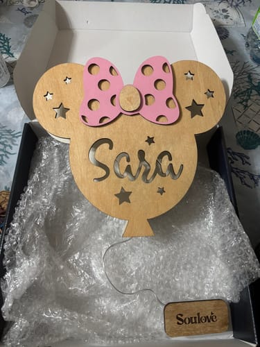 Customer photo review of Lampada Minnie a Parete con Nome Personalizzato