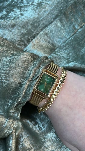 Customer photo review of L'ÉMERAUDE MONTRE DORÉ AVEC CHIFFRES ARABES