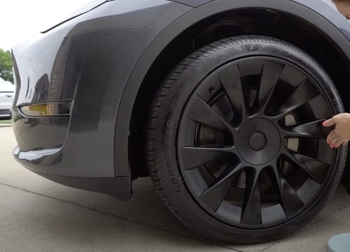 Customer photo review of EVAAM® All-in-one Wheel Rim Protector for Tesla Model Y 20'' and Model Y 21''