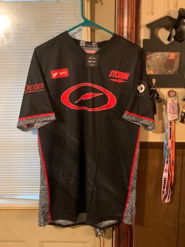 Customer photo review of DARREN TANG 2025 - LIGHTNING ALL BLACK CEMENT - BOWLING JERSEY