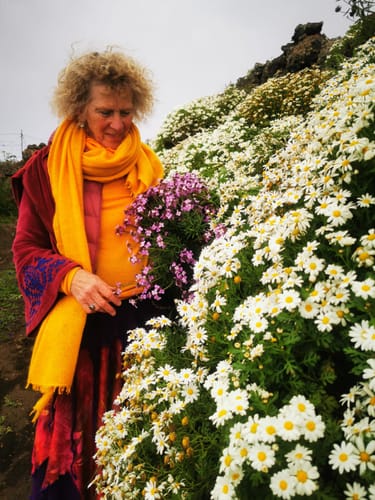 Aminata B. review of CASHMERE FELTED SCARF TIBETAN YELLOW image 1 out of 1