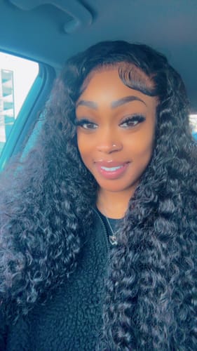 Customer photo review of CurlyMe 13x4 Swiss HD Lace/Transparent Lace Wigs Water Wave Hair Lace Front Wigs