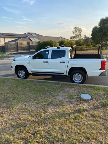 Customer photo review of Set of 2 BLACK Universal Ladder Racks - UniUte