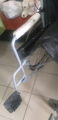 Customer photo review of Silla de Ruedas Todo Terreno Plegable Uso Rudo Marco de Acero