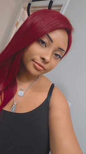 Customer photo review of CurlyMe Pre-Plucked Wear Go Glueless 99J Burgundy Straight Hair Pre-cut Lace