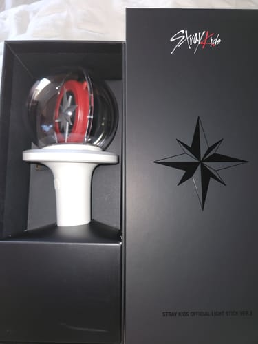 Customer photo review of STRAY KIDS - OFFICIAL LIGHT STICK VER.2