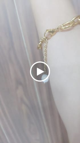 Customer video review of Link Pearl Chain Bracelet