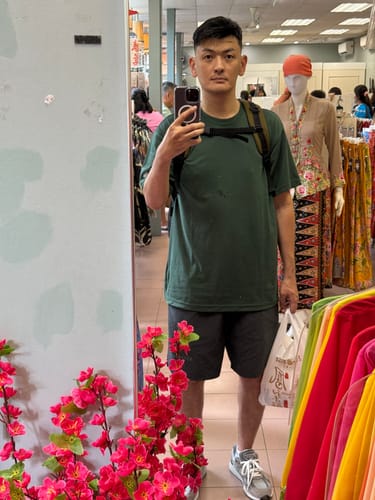 K. T. review of Basic Cool Era Off White Short Sleeve T-Shirt image 1 out of 1