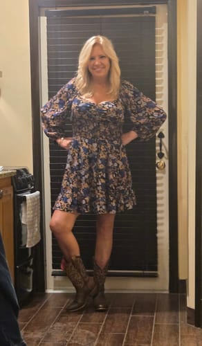 Customer photo review of Women's Rage Round Toe Western Boots