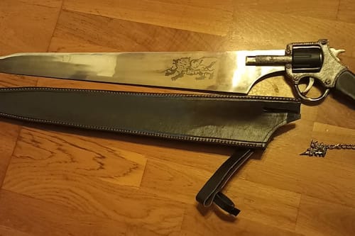 Customer photo review of Functional Gunblade OG Sword of Squall Leonhart from Final Fantasy | Squall Sword | Gunblade Sword | Final Fantasy Sword