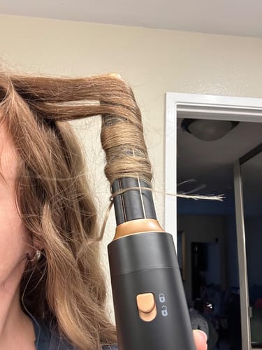 Customer photo review of BrushX 5-in-1 Ionic Hair Styler Pro