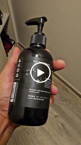 Customer video review of Ubersuave Debonair Regimens Multi-Action Face Moisturiser with Niacinamide 250ml