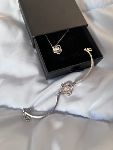 Customer photo review of Collar trébol® + Pulsera trébol plata + Dedicatoria a Mamá + Anillo Gratis