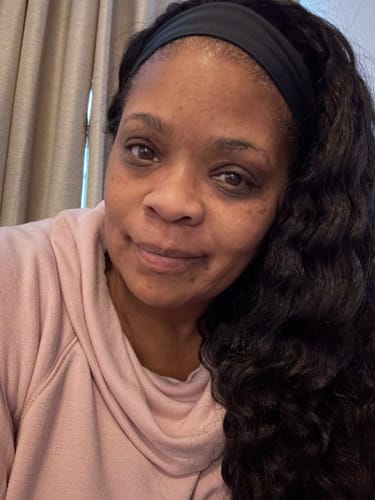 Customer photo review of CurlyMe Deep Wave Headband Wig Human Hair 180% Density Thick Non Lace Wigs