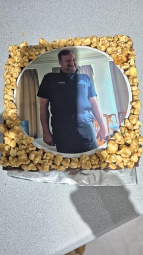 Customer photo review of 20 cm Pre-cut Circle Custom Edible Icing Image