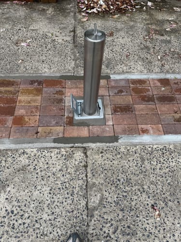 Customer photo review of LA-S14 Lift Assist Telescopic Bollard