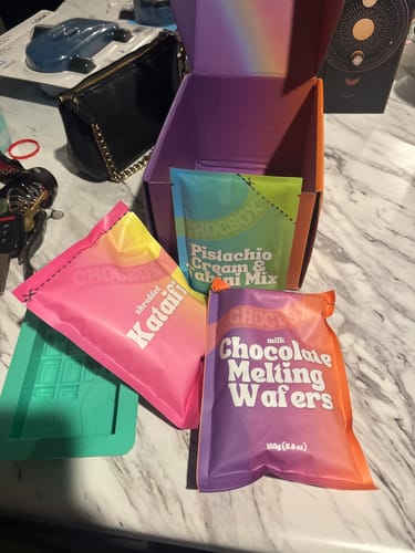 Customer photo review of *REFILL* Pistachio Knafeh Stuffed Chocolate Bar Kit without Reusable Mold