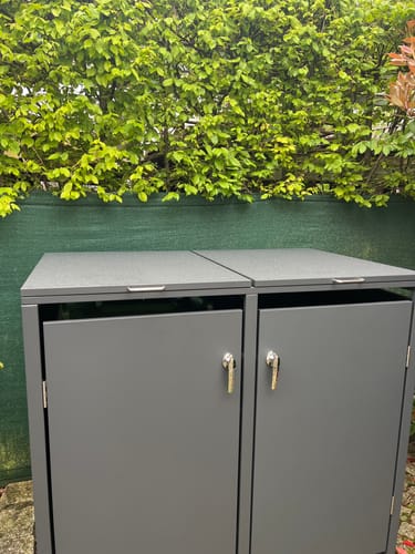 Customer photo review of Moderne Mülltonnenbox MB3 | Anthrazit (RAL7016) | stabil & pulverbeschichtet | 2er-Box