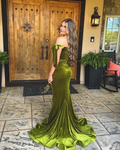 Customer photo review of Sexy Off Shoulder Mermaid Side Slit Sweetheart Long Mermaid Velvet Bridesmaid Dresses