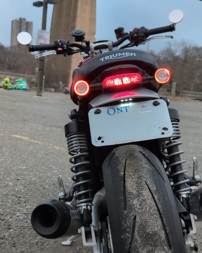 Customer photo review of Triumph Speed Twin 1200 Plug & Play Kellermann Bullet 1000 DF 3-IN-1 Rear Turn Signal Kit - 2019+