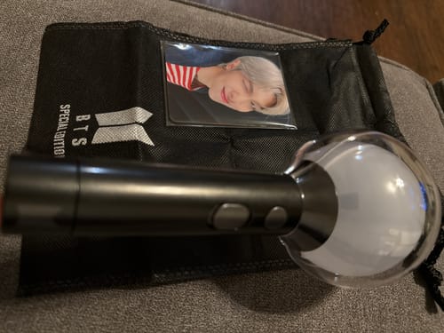 Customer photo review of BTS OFFICIAL LIGHT STICK MAP OF THE SOUL Special Edition