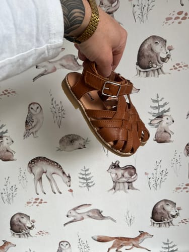 Customer photo review of Gry Sandal - Butter Patent