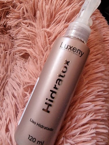 Reseña con foto de un cliente sobre Hidratox, tratamiento efecto bótox capilar instantáneo