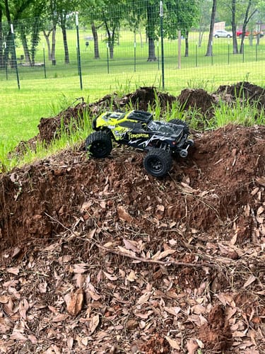 Customer photo review of Rlaarlo Metal MINI 1:10 Scale RTR Brushless Monster Truck, RZ001G-A
