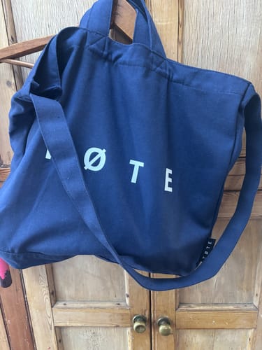 Customer photo review of Navy Blue TØTE Bag