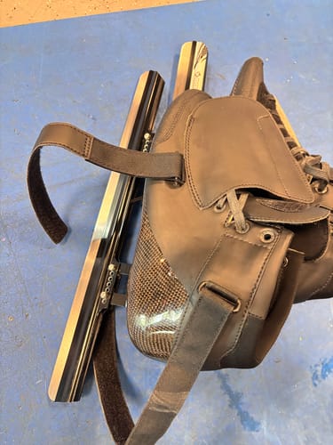 Customer photo review of Short Track Patriot Carbon V2 Ice Skates