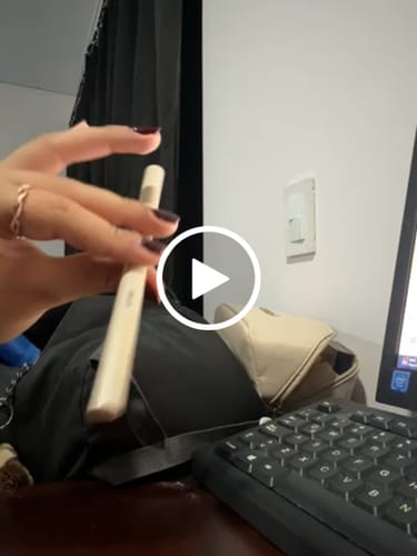 Customer video review of LÁPIZ DE CEJAS COLLECTION