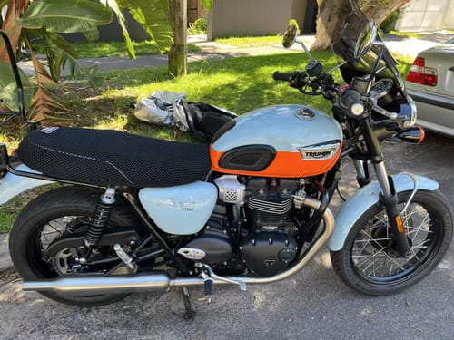 Customer photo review of Wind Rider Seat Cover